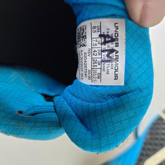 Under Armour Black With Blue Trim Sneakers Size 8 1/2 - Picture 6 of 6